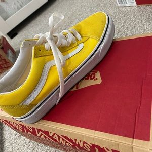 Women 9 low vans